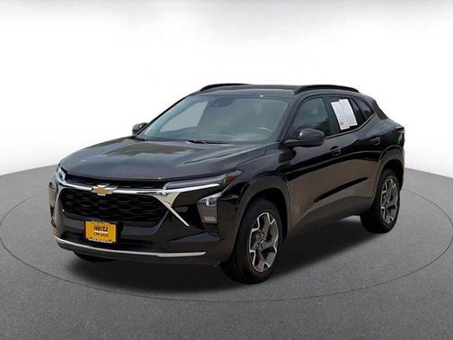 Mosaic Black Metallic 2025 Chevrolet Trax LT