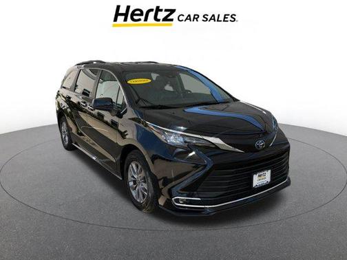 2024 Toyota Sienna XLE 8 Passenger