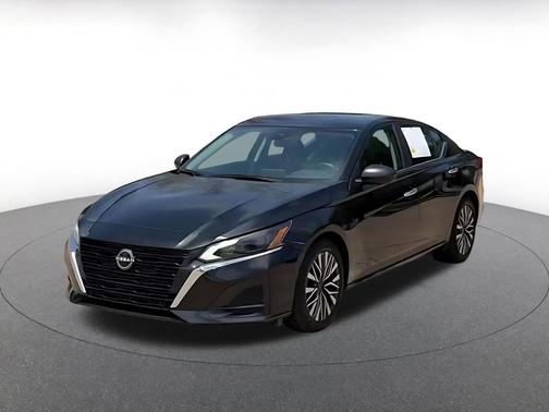 Super Black 2025 Nissan Altima SV FWD