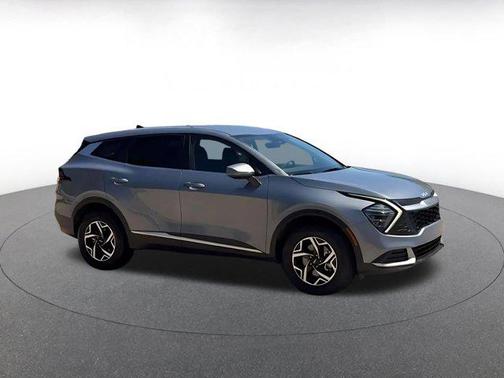 Everlasting Silver 2025 Kia Sportage LX