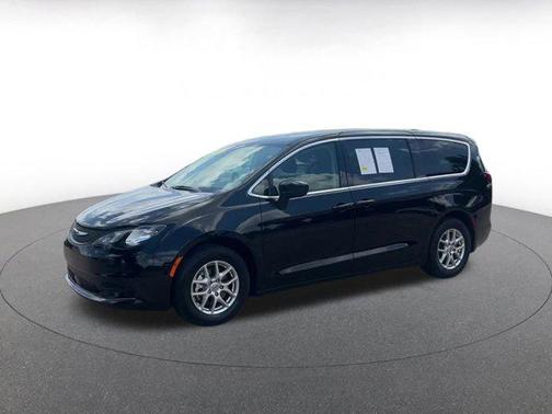 2024 Chrysler Voyager LX