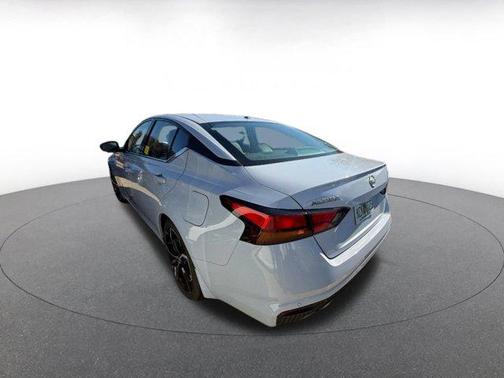 2025 Nissan Altima SR FWD