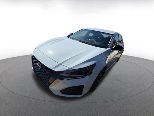 2025 Nissan Altima SR FWD