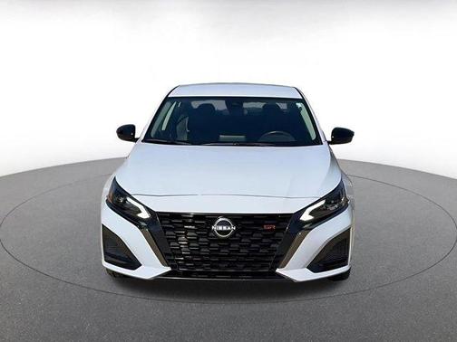 2025 Nissan Altima SR FWD