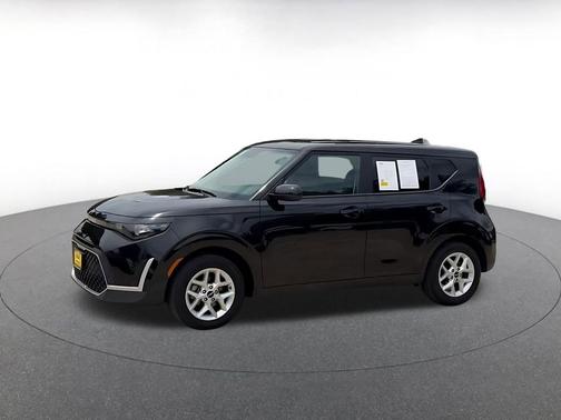 Fusion Black 2025 Kia Soul LX