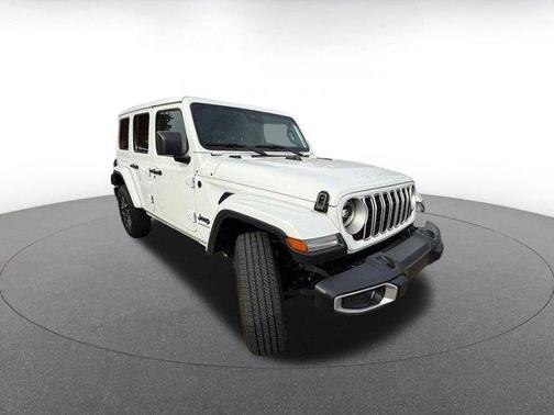 2025 Jeep Wrangler 4-Door Sahara 4x4