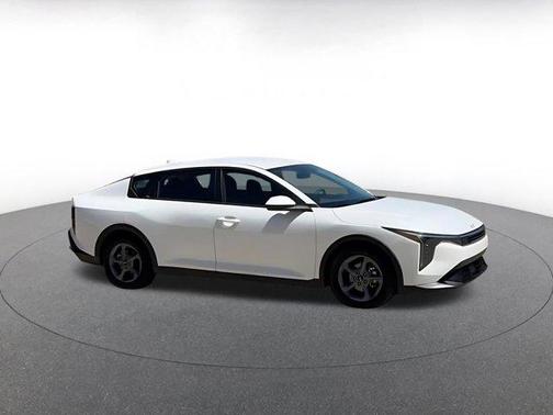 Snow White Pearl 2025 Kia K4 LXS