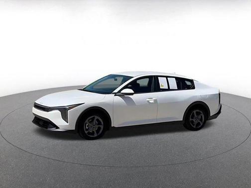 Snow White Pearl 2025 Kia K4 LXS