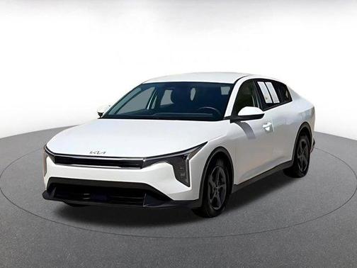 Snow White Pearl 2025 Kia K4 LXS