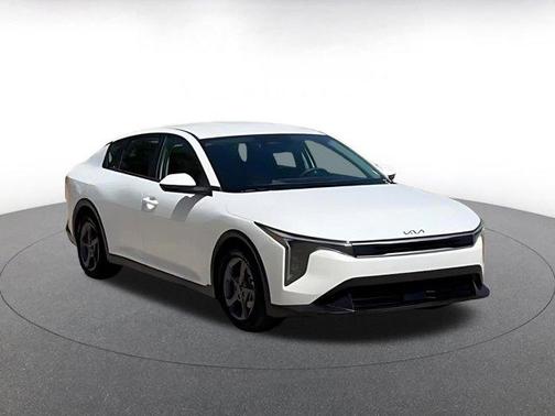 Snow White Pearl 2025 Kia K4 LXS