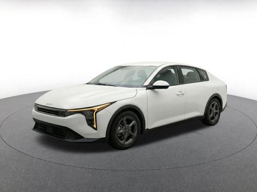 Snow White Pearl 2025 Kia K4 LXS