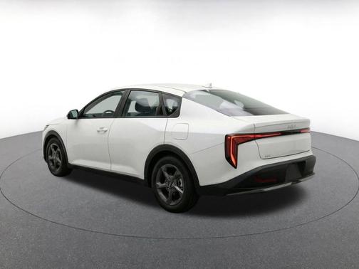 Snow White Pearl 2025 Kia K4 LXS