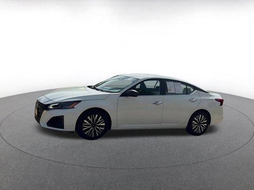 Glacier White 2025 Nissan Altima SV FWD