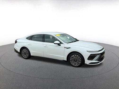 2024 Hyundai SONATA Hybrid SE