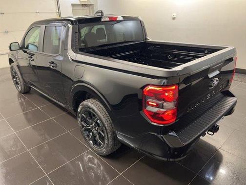 Shadow Black 2026 Ford Maverick Lobo Standard