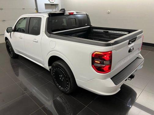 Oxford White 2025 Ford Maverick Lobo