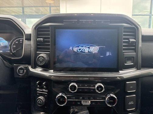 Oxford White 2022 Ford F-150 XLT