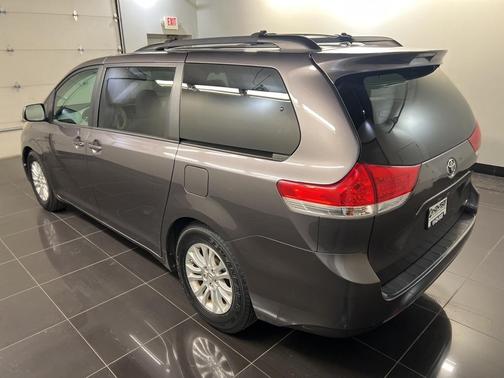 2013 Toyota Sienna XLE