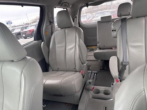 2013 Toyota Sienna XLE