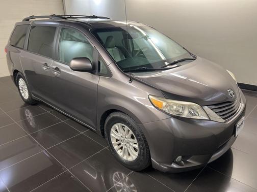 2013 Toyota Sienna XLE
