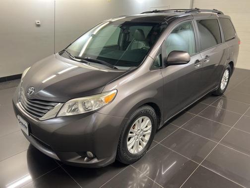 2013 Toyota Sienna XLE
