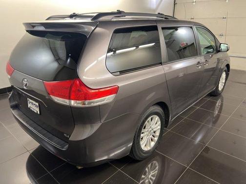 2013 Toyota Sienna XLE