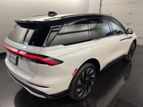 2025 Lincoln Nautilus Reserve