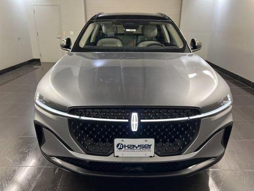 Silver Radiance Metallic 2026 Lincoln Nautilus Reserve