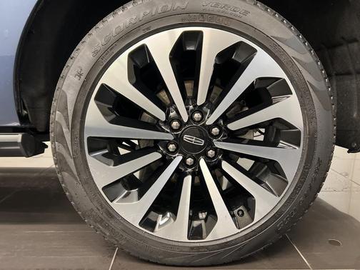 2022 Lincoln Navigator L Reserve