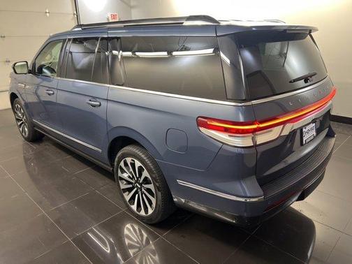 2022 Lincoln Navigator L Reserve