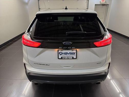 White Metallic 2024 Ford Edge Titanium