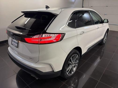 White Metallic 2024 Ford Edge Titanium