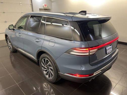 Whisper White 2026 Lincoln Aviator Premiere