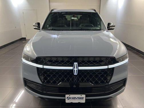 Gray Mist Metallic 2026 Lincoln Navigator Reserve