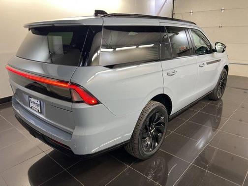 Gray Mist Metallic 2026 Lincoln Navigator Reserve