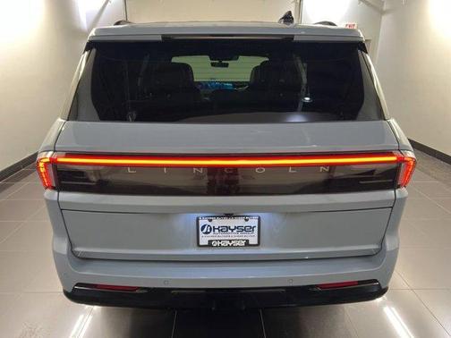 Gray Mist Metallic 2026 Lincoln Navigator Reserve