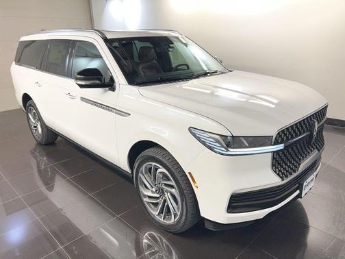Star White 2026 Lincoln Navigator L Reserve