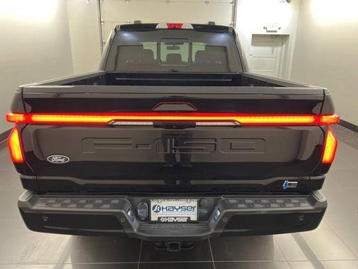 2025 Ford F-150 Lightning LARIAT