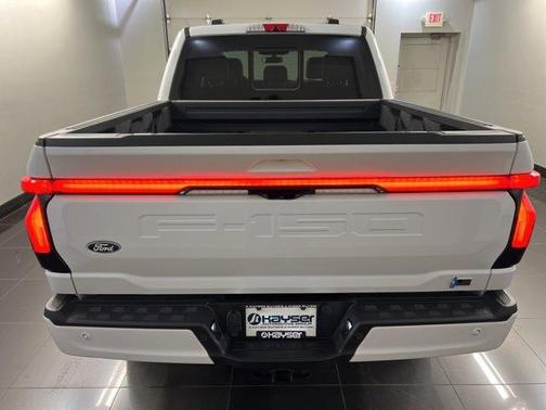 2025 Ford F-150 Lightning LARIAT