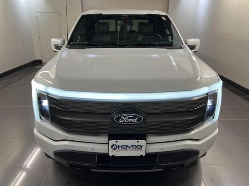 2025 Ford F-150 Lightning LARIAT