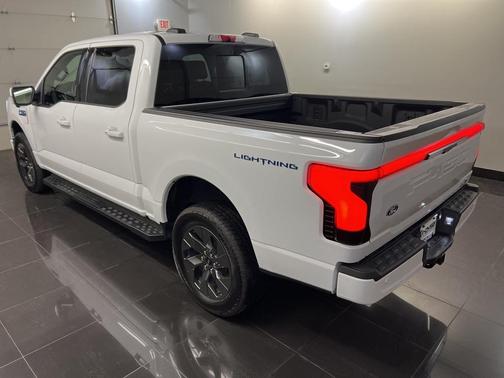 2025 Ford F-150 Lightning LARIAT