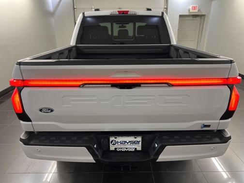 2025 Ford F-150 Lightning LARIAT