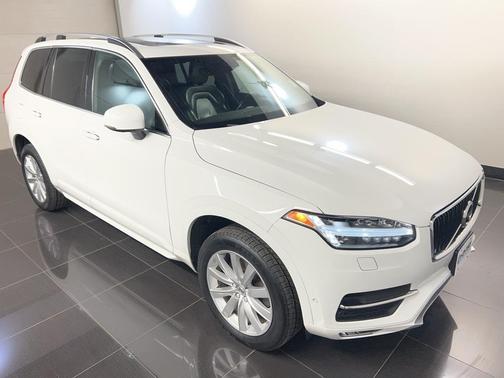 2016 Volvo XC90 T6 Momentum