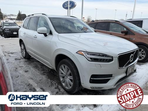 2016 Volvo XC90 T6 Momentum