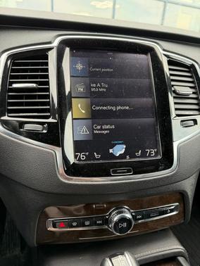 2016 Volvo XC90 T6 Momentum