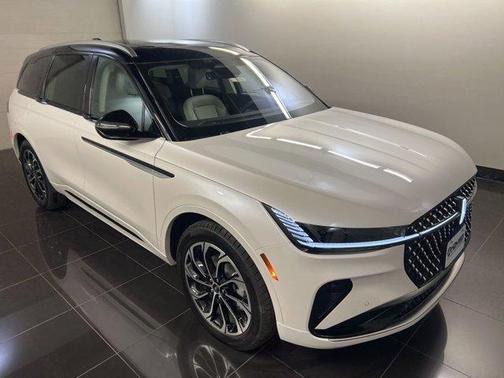 White Platinum Tri-Coat Metallic 2026 Lincoln Nautilus Reserve