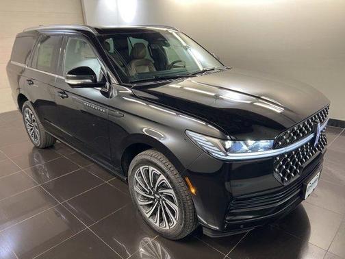 Infinite Black Metallic 2026 Lincoln Navigator Black Label