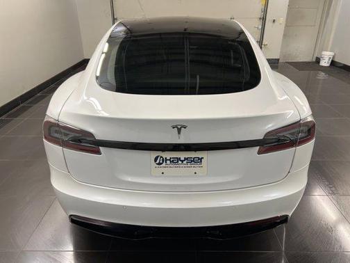 2022 Tesla Model S Base