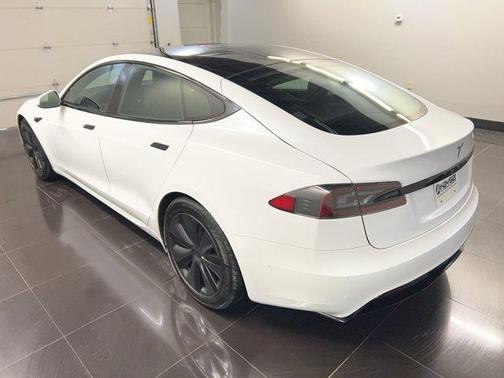 2022 Tesla Model S Base