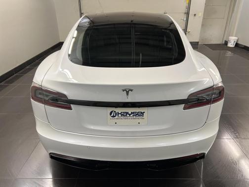 2022 Tesla Model S Base